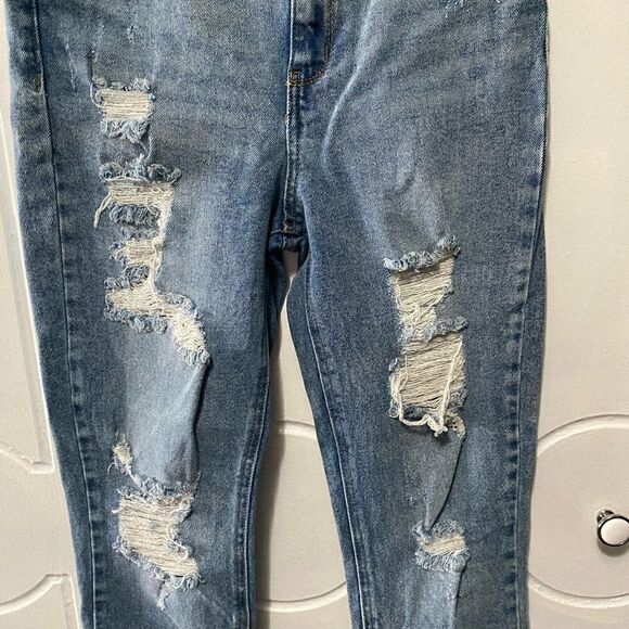 Tinseltown Jeans Size 9 (29) Juniors High Rise Mom Factory Distressed Raw Hem - Picture 3 of 9